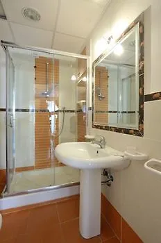 Santa Monica & Village Hotell 4*